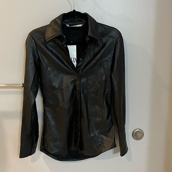 NWT Zara Faux Leather Button Down in Black Size XSmall! - Picture 1 of 4
